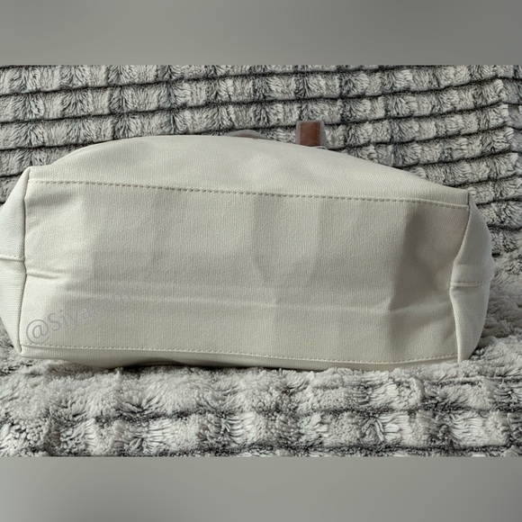 Michael Kors Tote - Picture 3 of 7